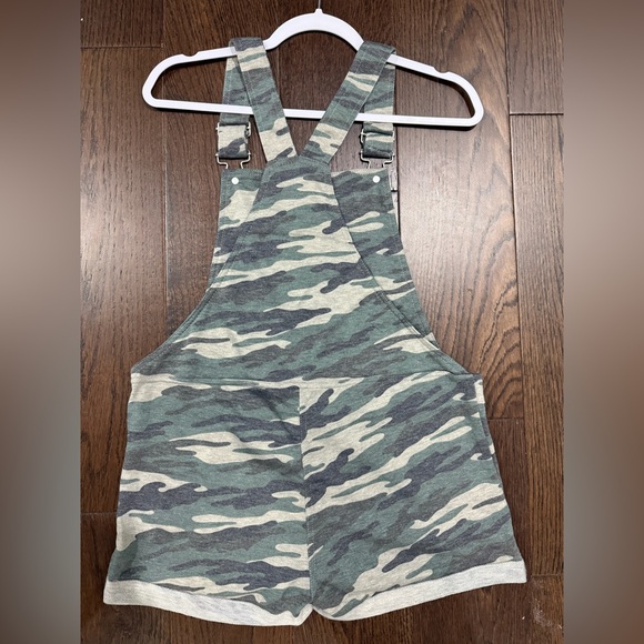 *NWT* Fashion Nova - Fun Sized Shortall - Picture 5 of 5